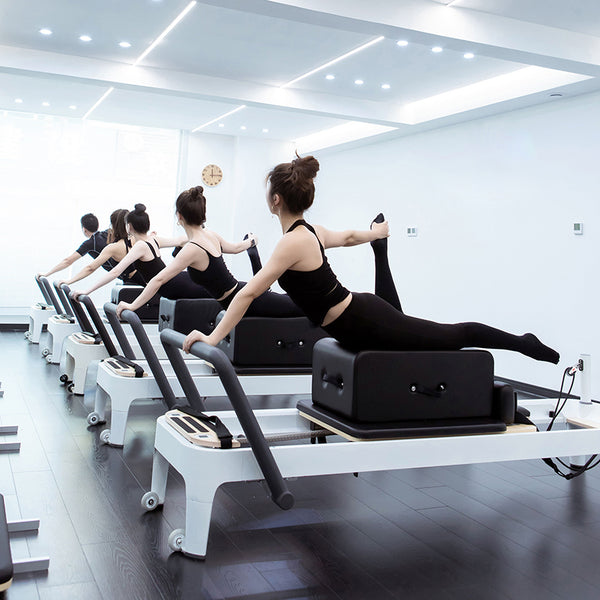 ONEMAX white aluminium reformer alle gro 2 pilates reformer white